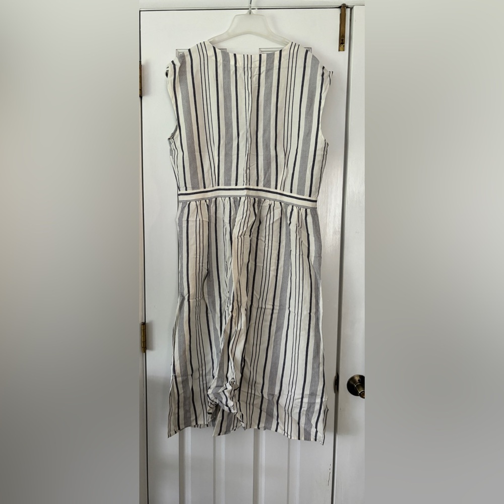 Button-up Dress - Picture 2 of 4